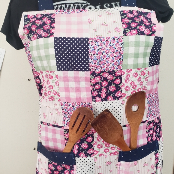 Quilted Print Pink and Blue Handmade Kitchen Apron - Picture 2 of 8